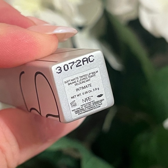 NARS • SOFT MATTE TINTED LIP BALM • INTIMATE - Picture 4 of 6